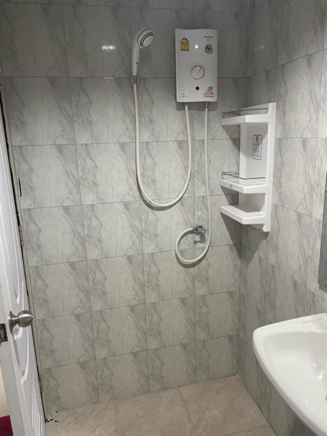 Happy Apple Guesthouse Pattaya Exteriör bild